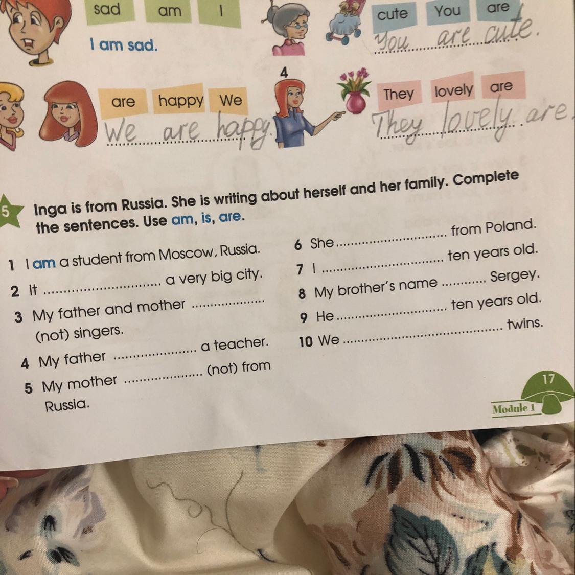 Write am is are linda. Inga is from Russia she is writing about herself and her Family complete the sentences use am is are. She is writing. She is girl. She is from Russia 2 класс. Jessy пишем is или are.