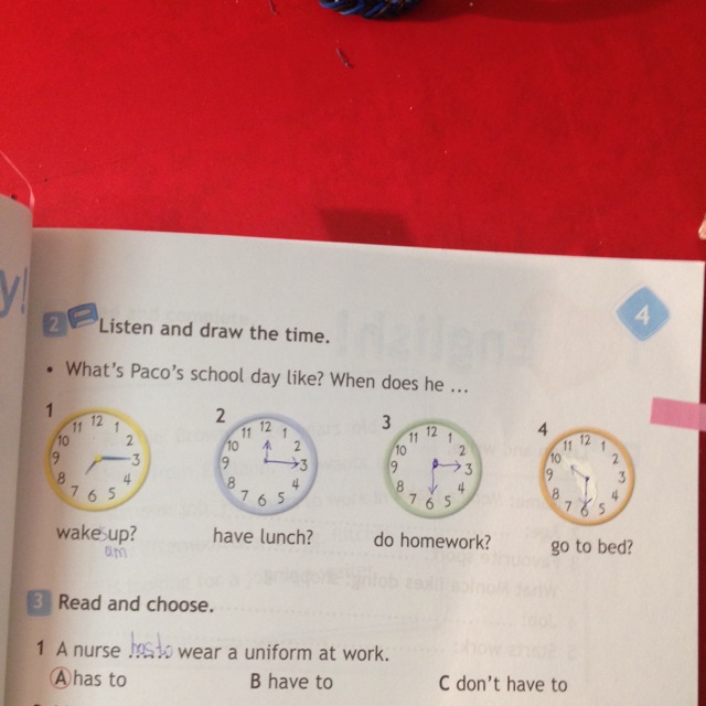 Read and choose a b c. Listen and draw the time. What time do you go to Bed. What time do you go to Bed ответ на вопрос. Тема work and Play 2 задание listen and draw the time.