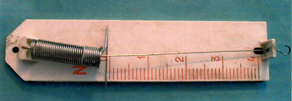 Градуировка пружины. Динамометр пружинный medio line Newton 6 n. Динамометр ручной плоскопружинный ДМЭР–30. Динамометр лабораторный СССР.
