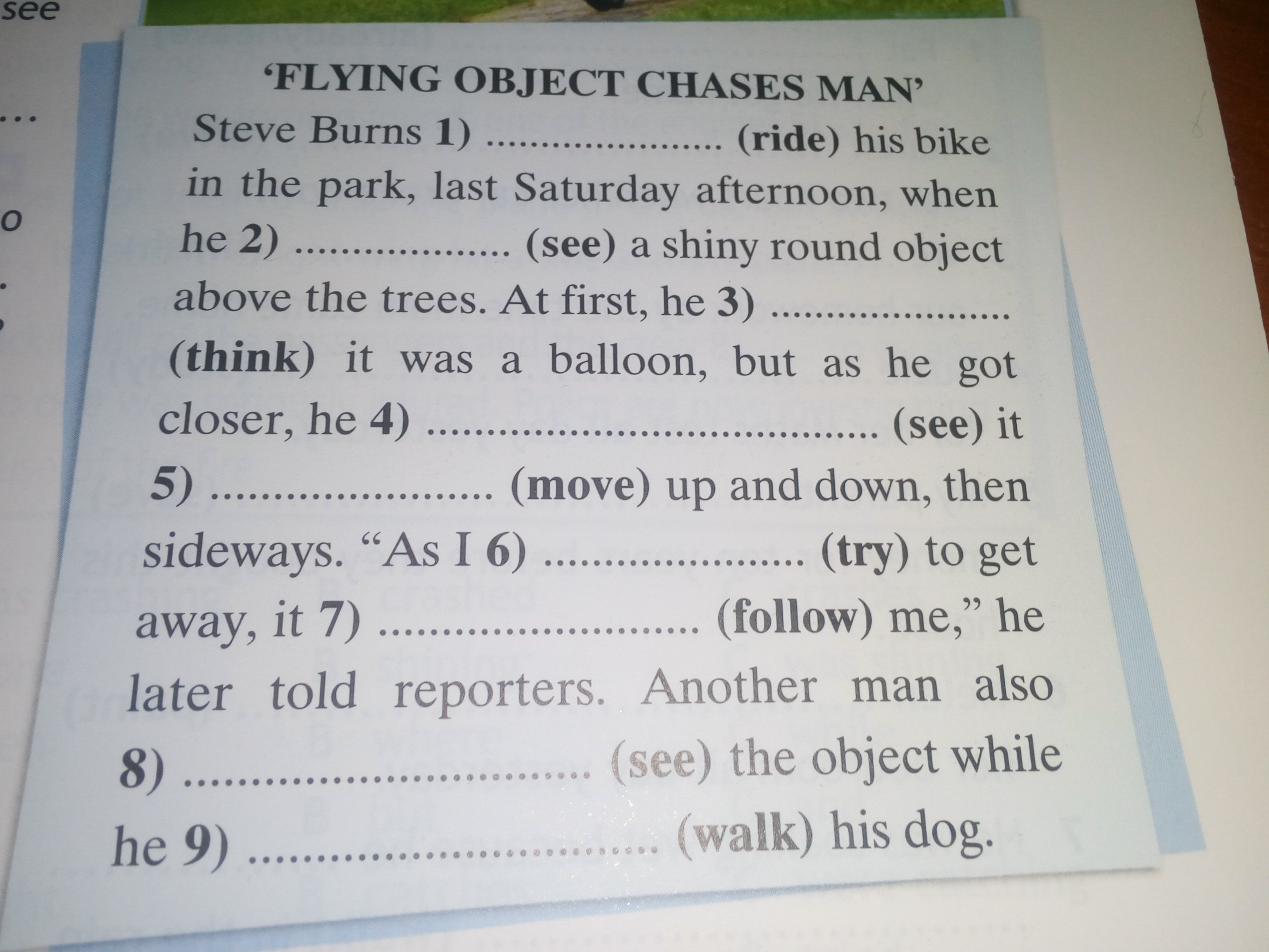 Put the in brackets past continuous. Put the verbs in the past simple or the past Continuous. Put the verbs in Brackets in the past simple or past Continuous. Какие действия происходят с паст Симпл. Put the given verbs into past simple.